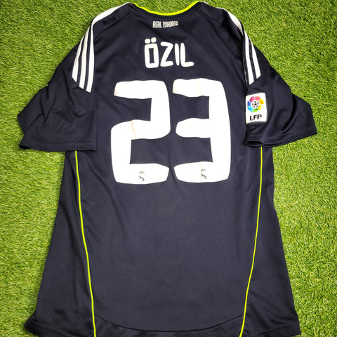 Ozil Real Madrid 2010 2011 Away Soccer Jersey Shirt M SKU# P95985