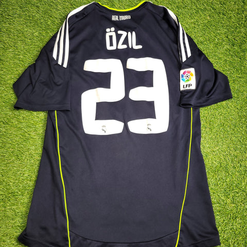 Ozil Real Madrid 2010 2011 Away Soccer Jersey Shirt M SKU# P95985 Adidas