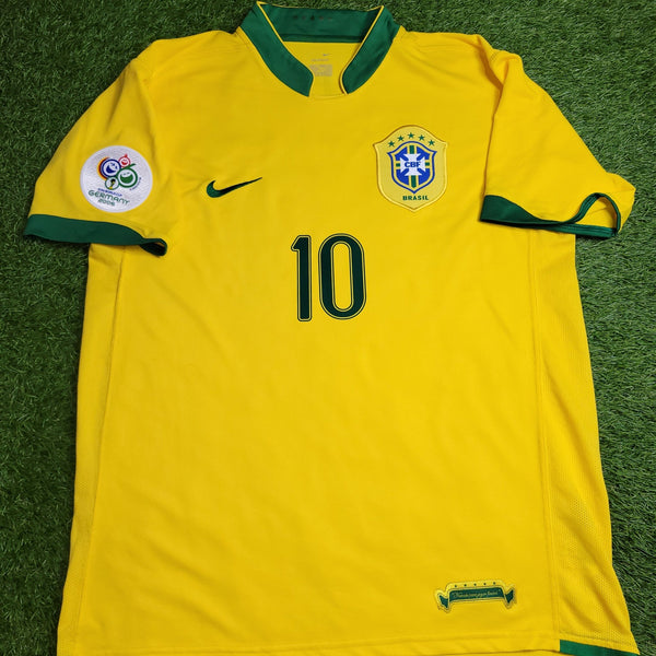 Ronaldinho Brazil 2006 World Cup Home Soccer Jersey Shirt L SKU# 103889 Nike