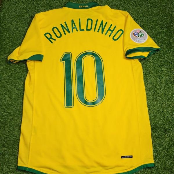 Ronaldinho Brazil 2006 World Cup Home Soccer Jersey Shirt M SKU# 103889 Nike